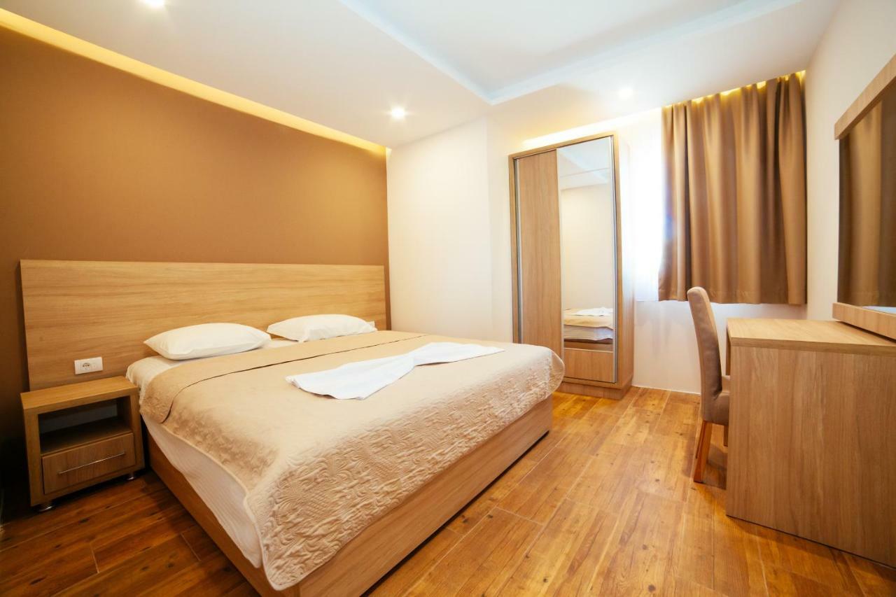 Adriatica Sea & Sun Bed and Breakfast Ulcinj Eksteriør billede