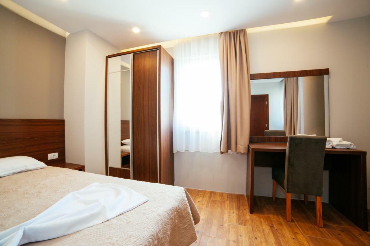 Adriatica Sea & Sun Bed and Breakfast Ulcinj Eksteriør billede
