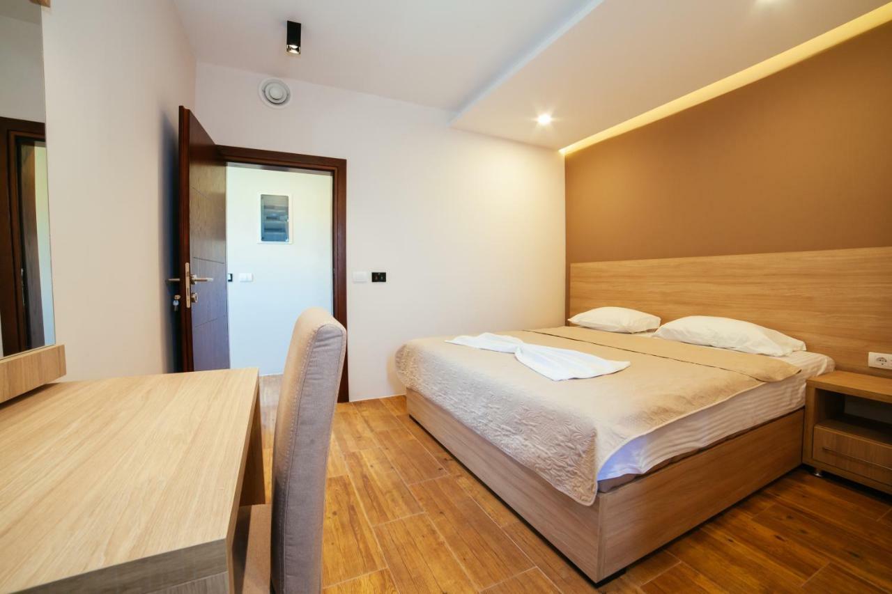 Adriatica Sea & Sun Bed and Breakfast Ulcinj Eksteriør billede